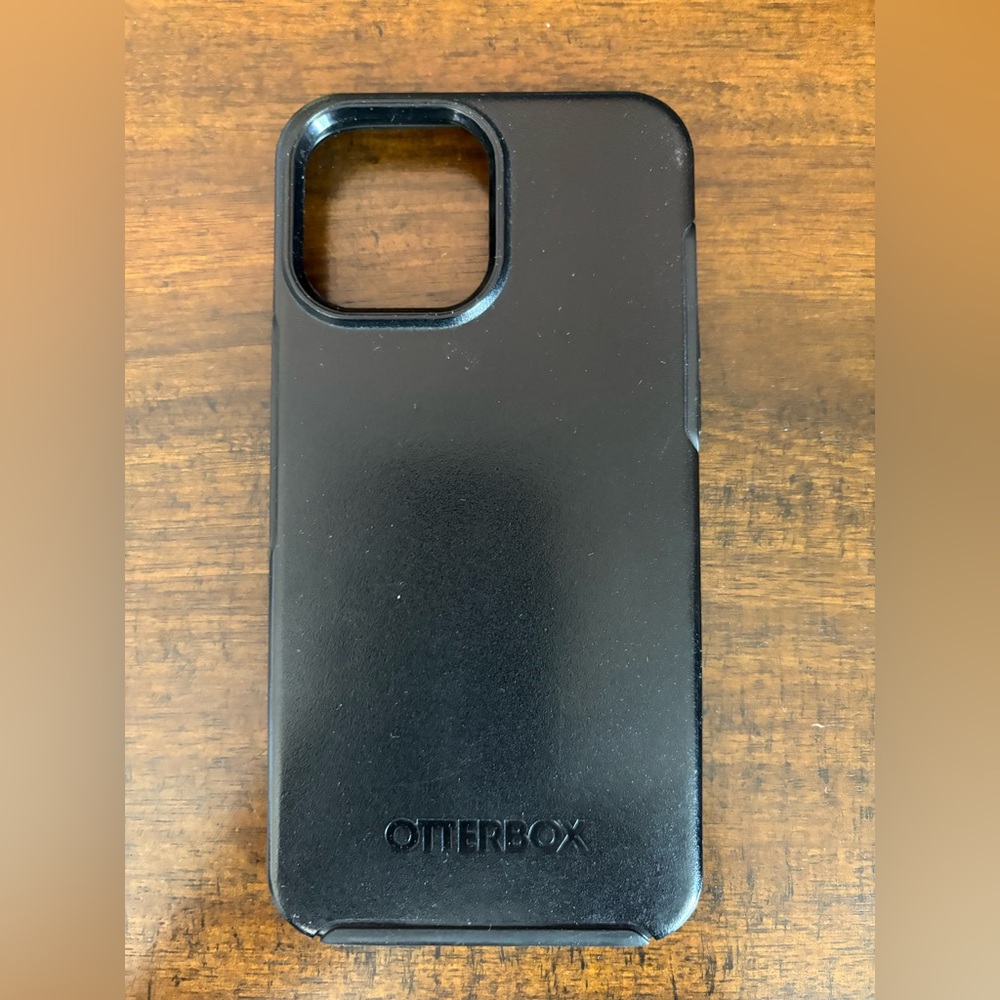 OtterBox Sleek Black Phone Case- iPhone 13 Pro Max